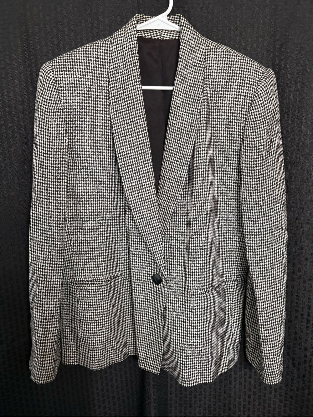 Classic Black & White Houndstooth Single-Button Blazer